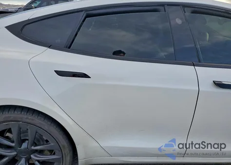 2021 Tesla Model S z USA, uszkodzony, nr VIN 5YJSA1E63MF451892